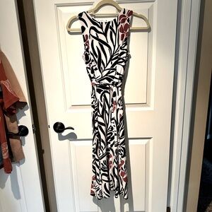 Jones Studio Sleeveless Black & White Patterned Dress w/Red Accents. Size Small